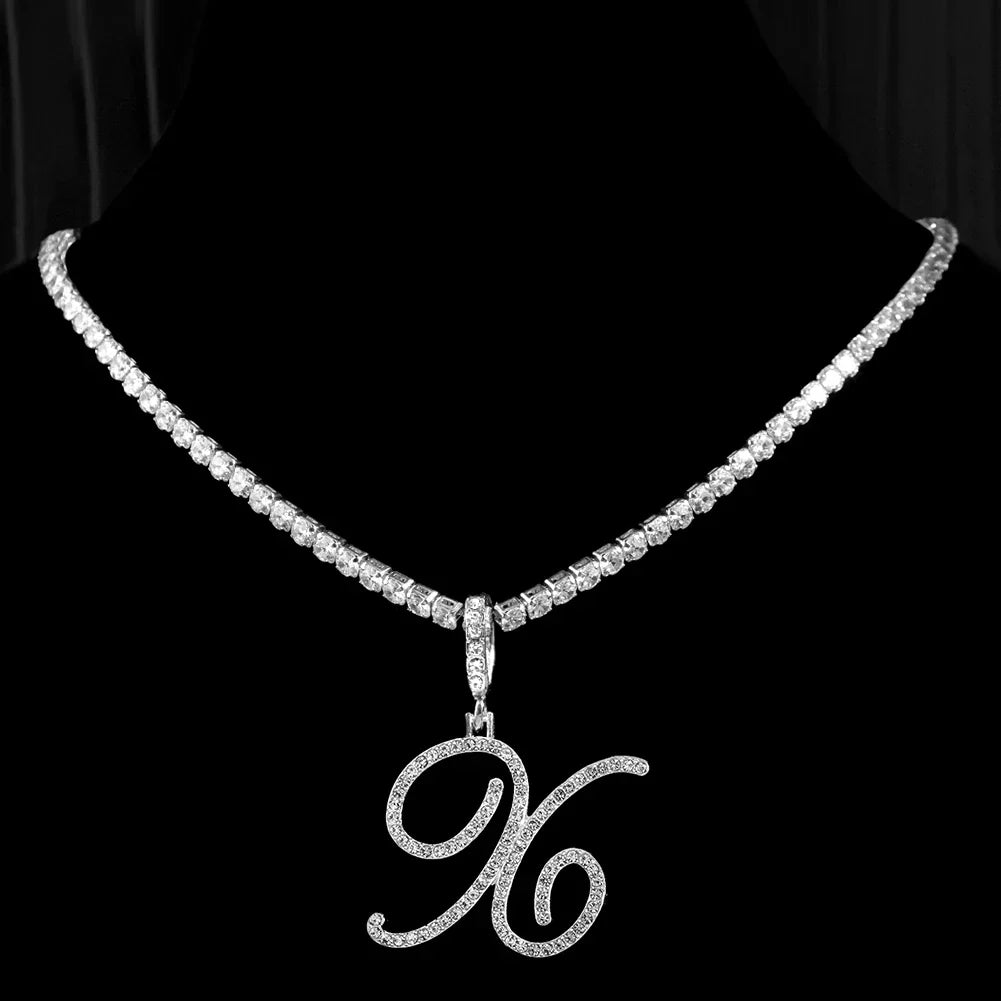 Collier avec pendentif initiale et strass - lettre