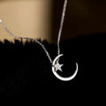 Collar con Colgante de Luna y Estrella en Cristal