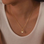 Collar con Colgante de Montaña y Luna