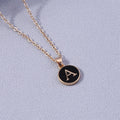 Collier avec pendentif noir initiale - lettre