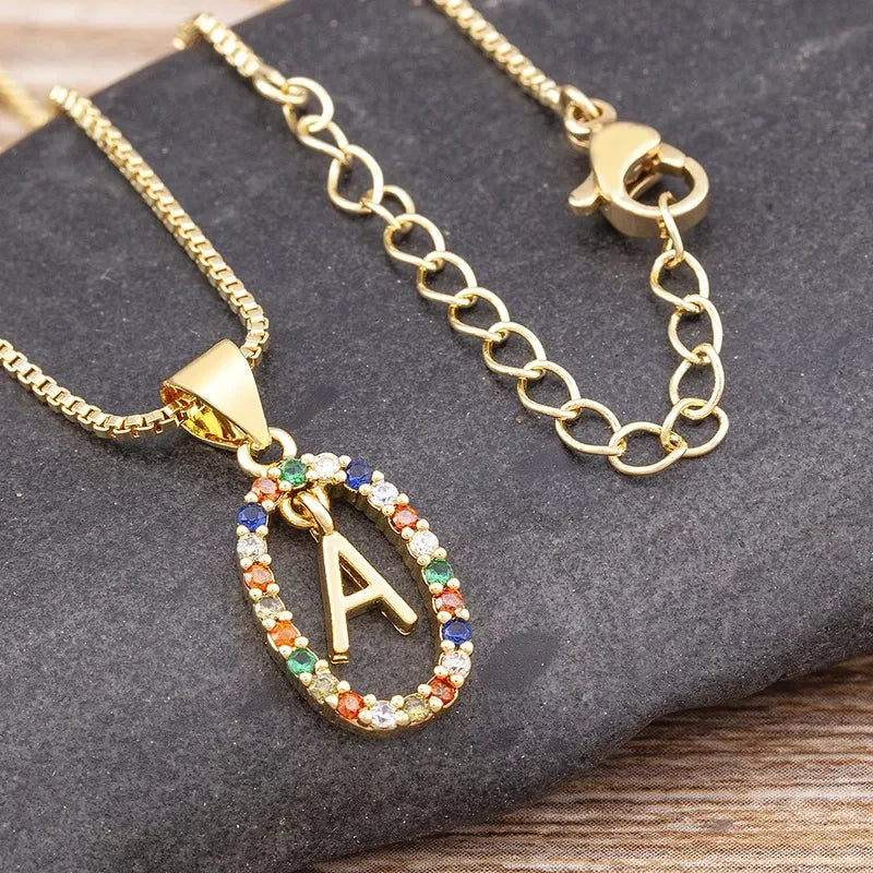 Collier avec pendentif ovale initiale - lettre