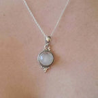 Collar con Colgante de Piedra de Luna Estilo Vintage