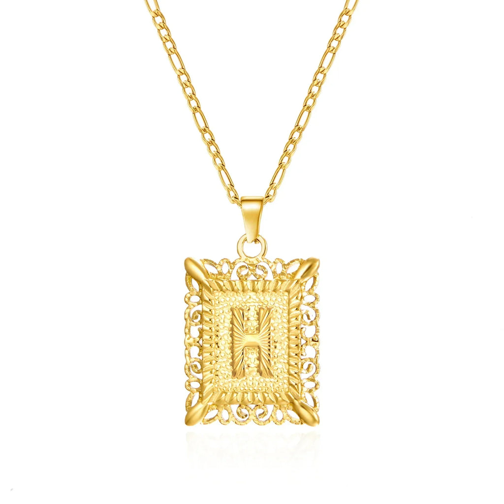 Collier avec pendentif rectangulaire initiale - lettre