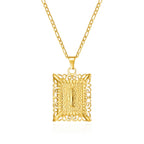Collier avec pendentif rectangulaire initiale - lettre