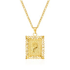 Collier avec pendentif rectangulaire initiale - lettre