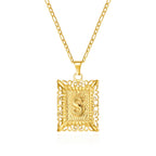 Collier avec pendentif rectangulaire initiale - lettre