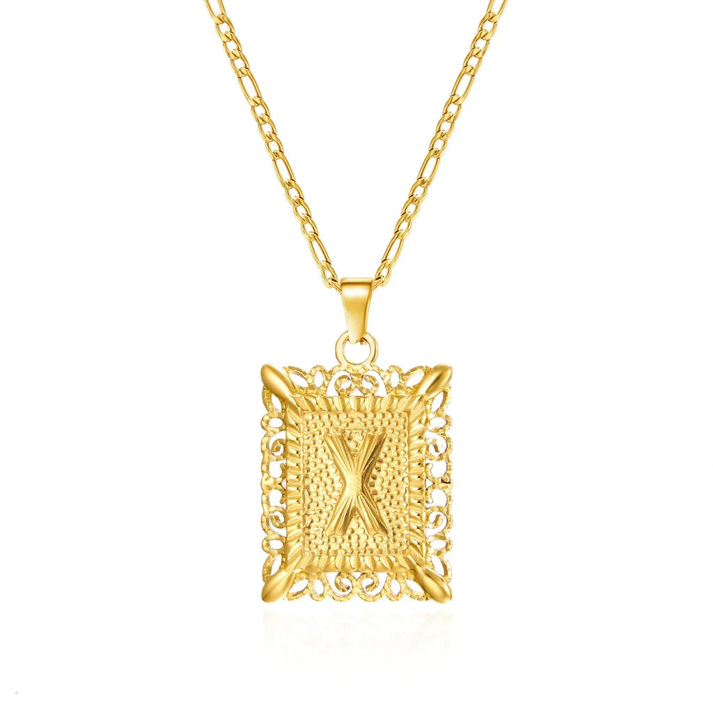 Collier avec pendentif rectangulaire initiale - lettre