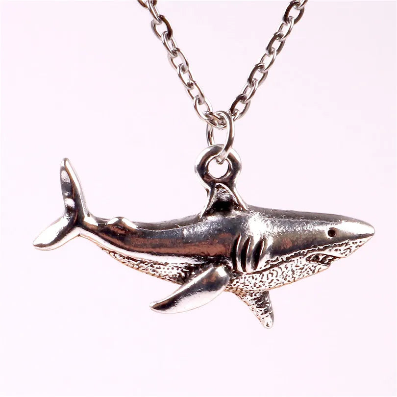 Collar con Colgante de Tiburón plata