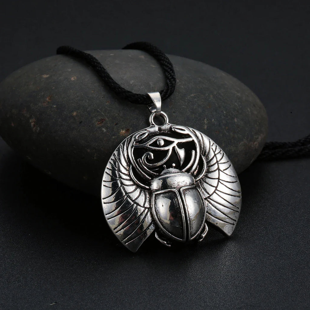 Collar con Colgante Escarabajo y Ojo de Horus Egipcio en plata