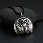 Collar con Colgante Escarabajo y Ojo de Horus Egipcio en plata