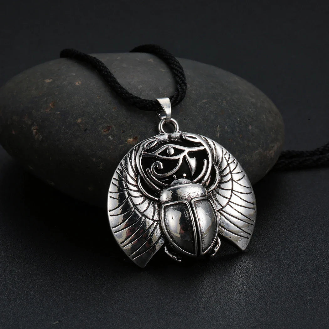 Collar con Colgante Escarabajo y Ojo de Horus Egipcio en plata