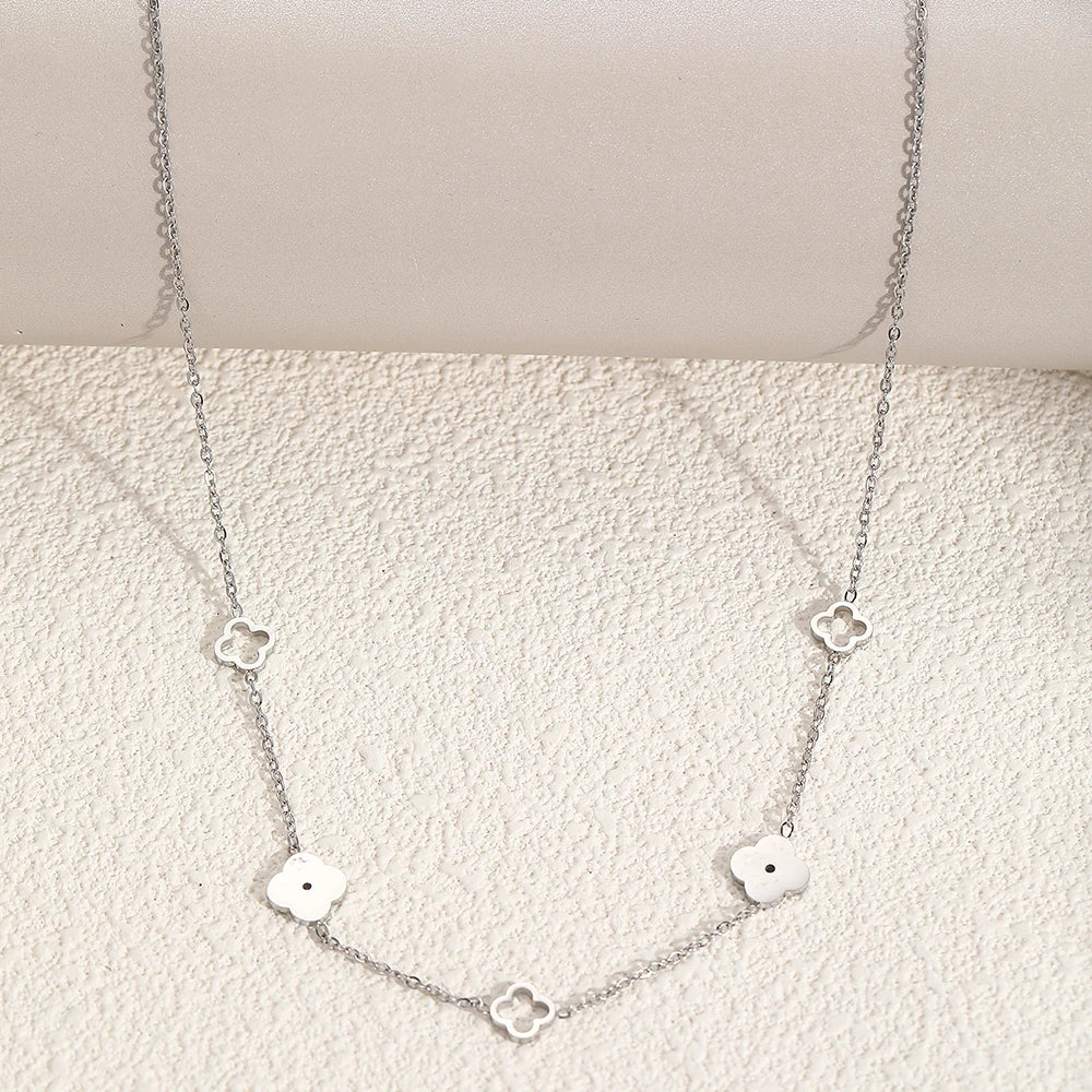 Collar con Colgante de Trébol de 4 Hojas plata