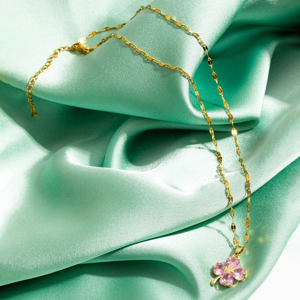 Collar con Colgante de Trébol de 4 Hojas Color oro y rosa