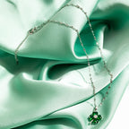 Collar con Colgante de Trébol de 4 Hojas Color plata y verde
