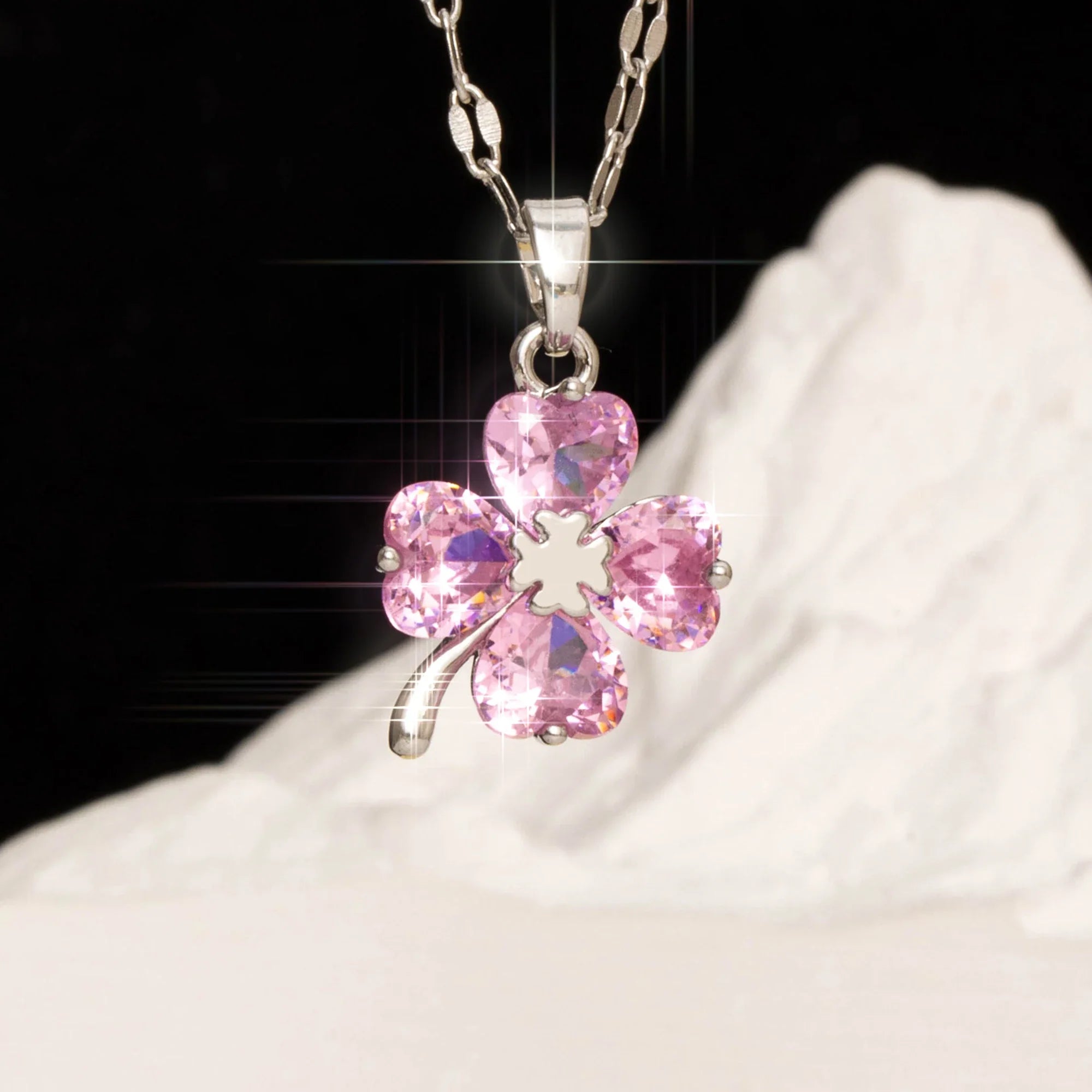 Collar con Colgante de Trébol de 4 Hojas Color plata y rosa