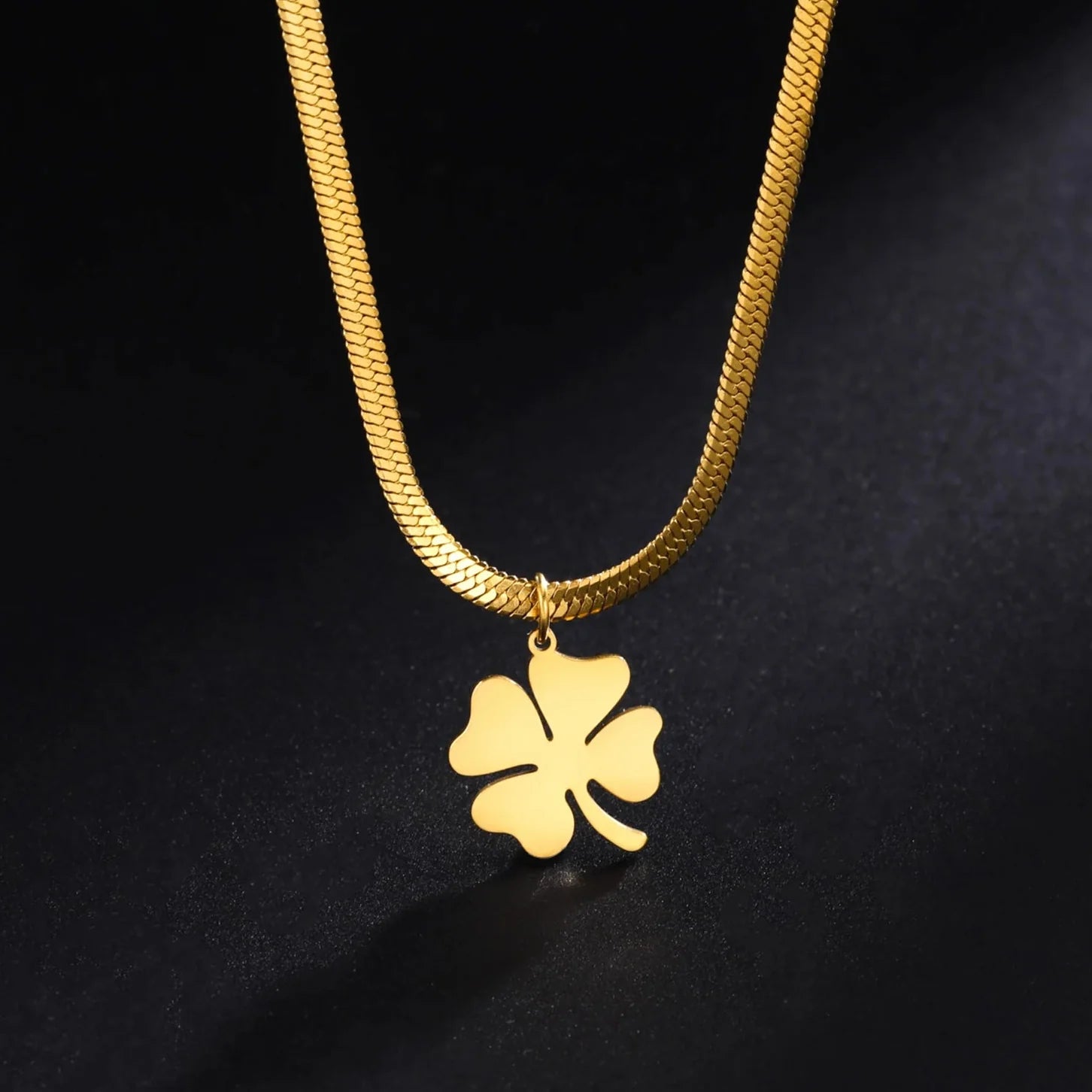 Collar con Colgante de Trébol de 4 Hojas de la Suerte oro