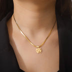 Collar con Colgante de Trébol de 4 Hojas de la Suerte oro