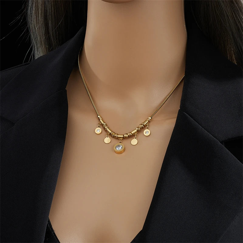 Collar con Colgantes de Circonio