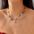 Collar con Colgantes de Copos de Nieve y Bolas de Navidad