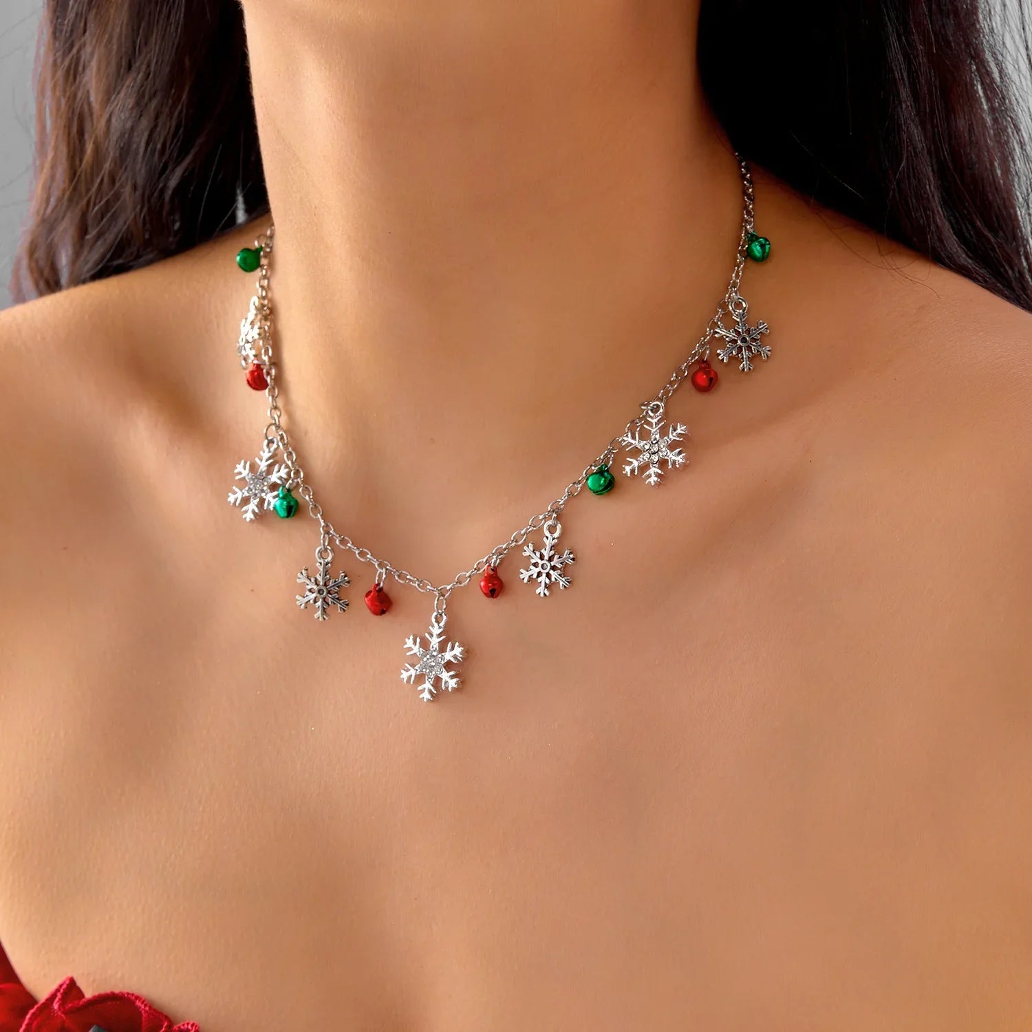 Collar con Colgantes de Copos de Nieve y Bolas de Navidad