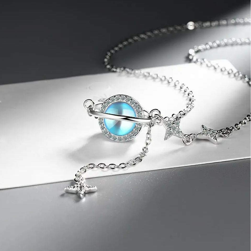 Collar con Colgante de Piedra de Luna y Estrellas en Circonio