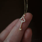 Collar de plata con colgante de llave para mujer plata