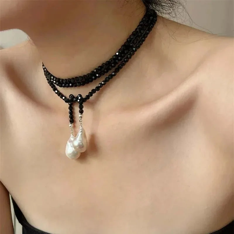 Collar de Encanto con Colgante de perlas negras