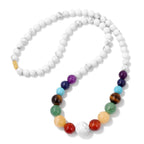 Collar de Protección con Colgante de Piedras 7 Chakras howlita blanca