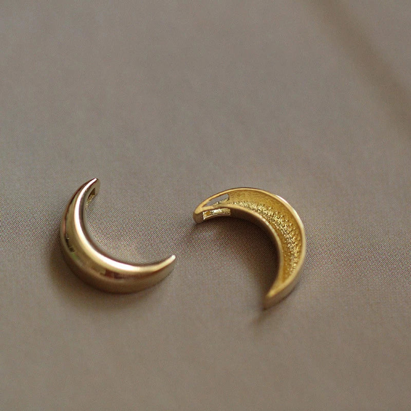 Collar Discreto con Colgante de Luna para Mujer oro