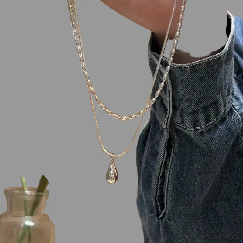 Collar Doble con Colgante de Gota de Agua