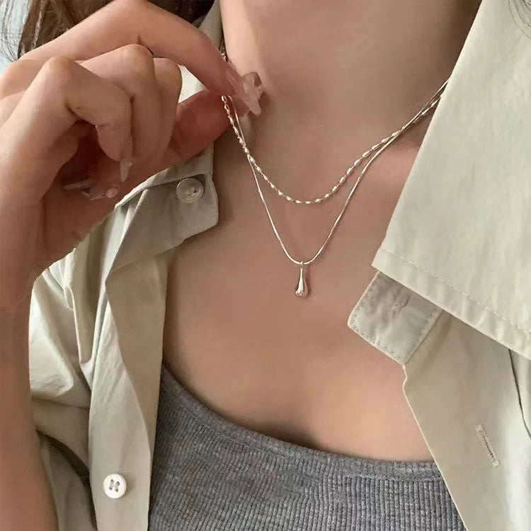 Collar Doble con Colgante de Gota de Agua