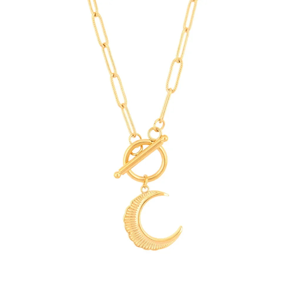 Collar Elegante con Colgante de Luna