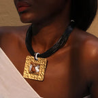 Collar de Cuerdas con Colgante Cuadrado negro
