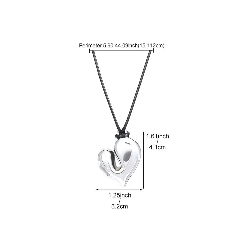 Collar de Cordón con Colgante de Corazón