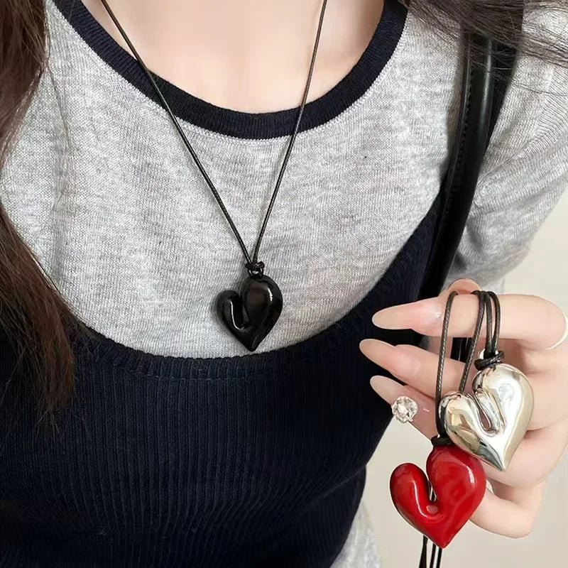 Collar de Cordón con Colgante de Corazón negro