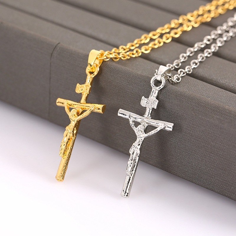 Collar con Cruz Colgante Jesús