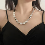 Collar estilo vintage con perlas plateadas