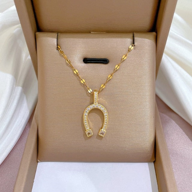 Collar de Herradura con Colgante de Pezuña Amuleto de la Suerte