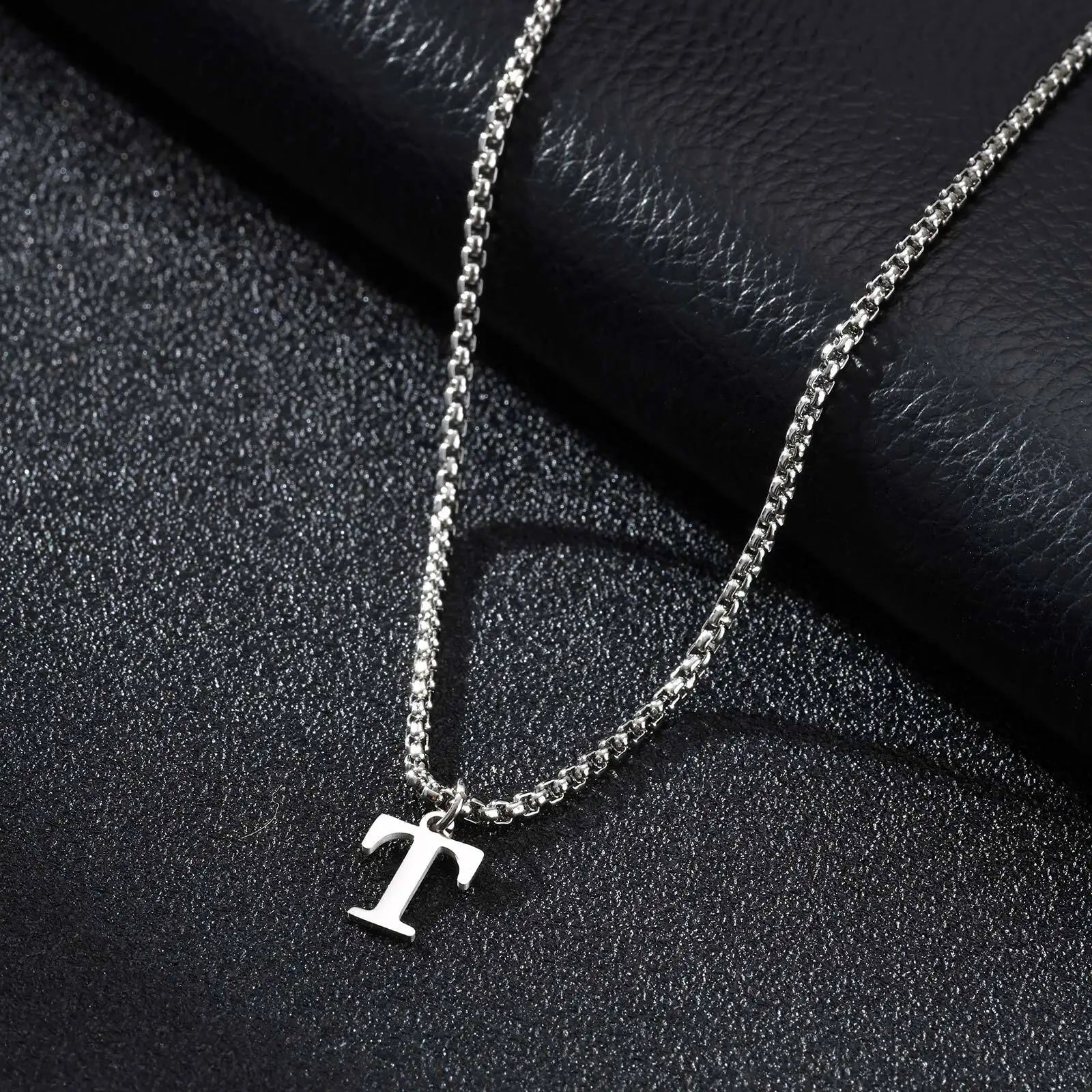 Collier homme avec pendentif initiale - lettre