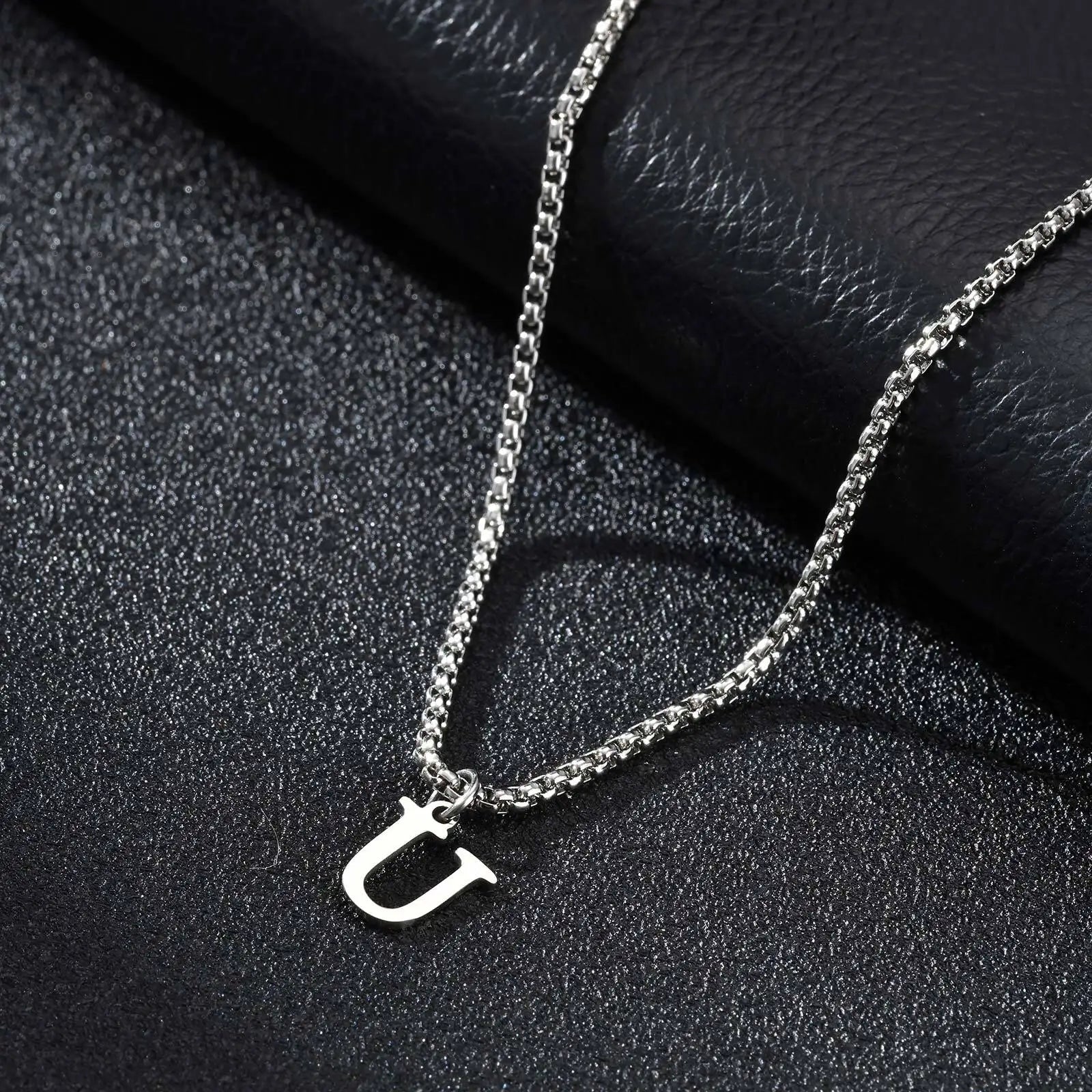 Collier homme avec pendentif initiale - lettre