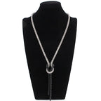Collier long avec pendentif noeud