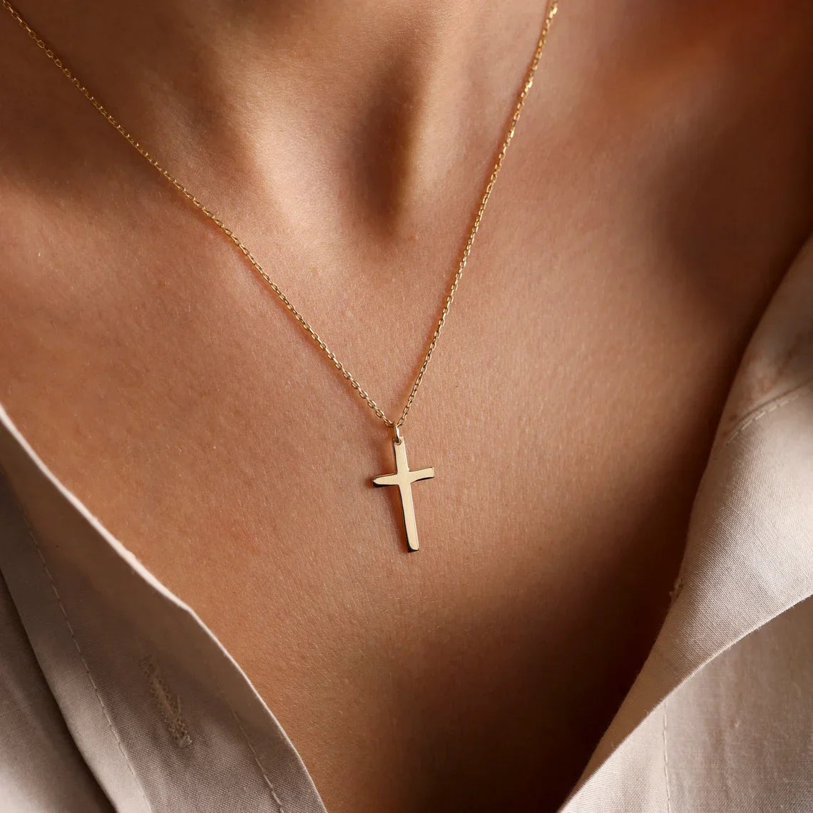 Collar y Medallón Cruz Mujer oro