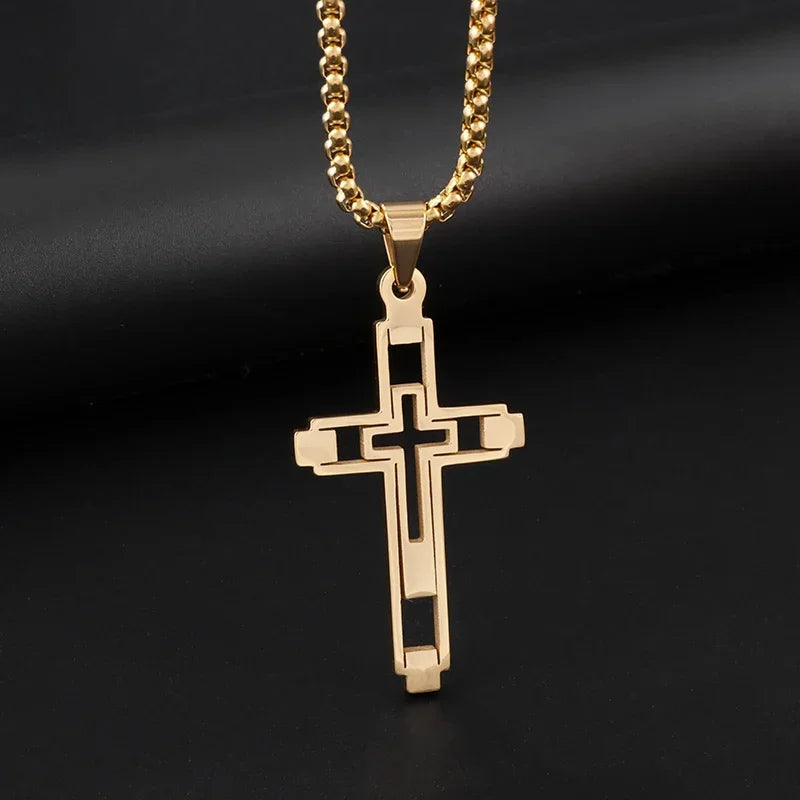 Collar y medallón Cruz de oro