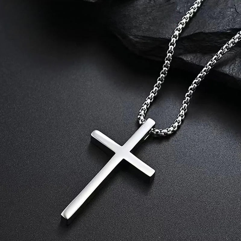 Collar y Medallón Hombre Cruz negra