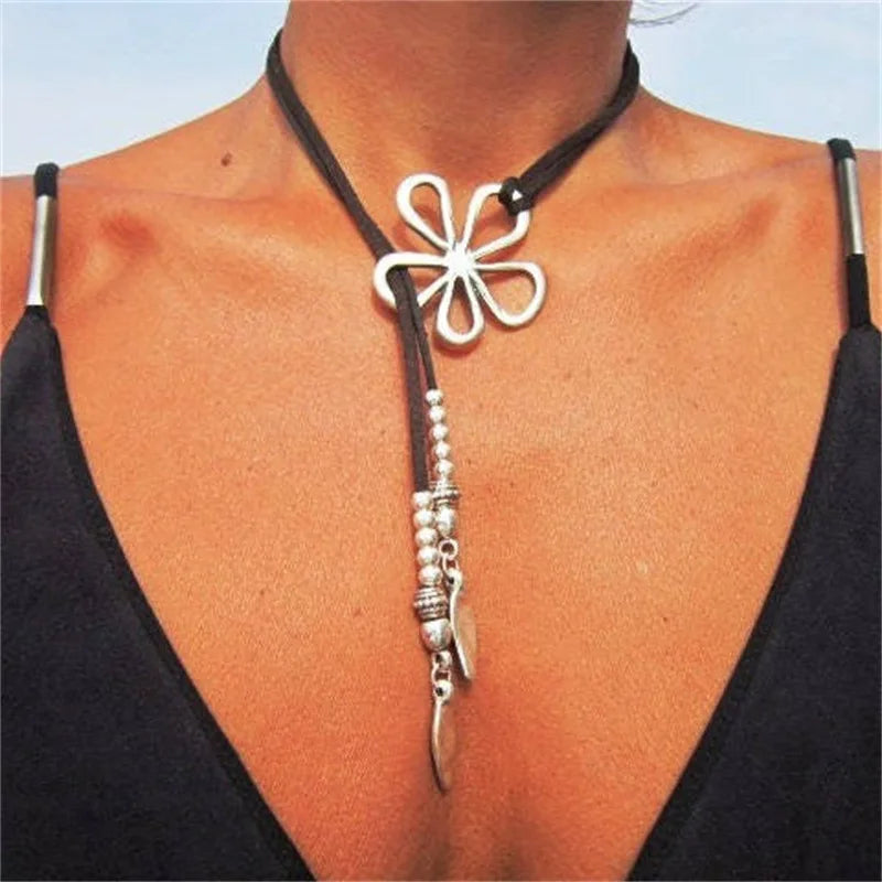 Collar con Colgante de Flor Grande de Estilo Étnico 1