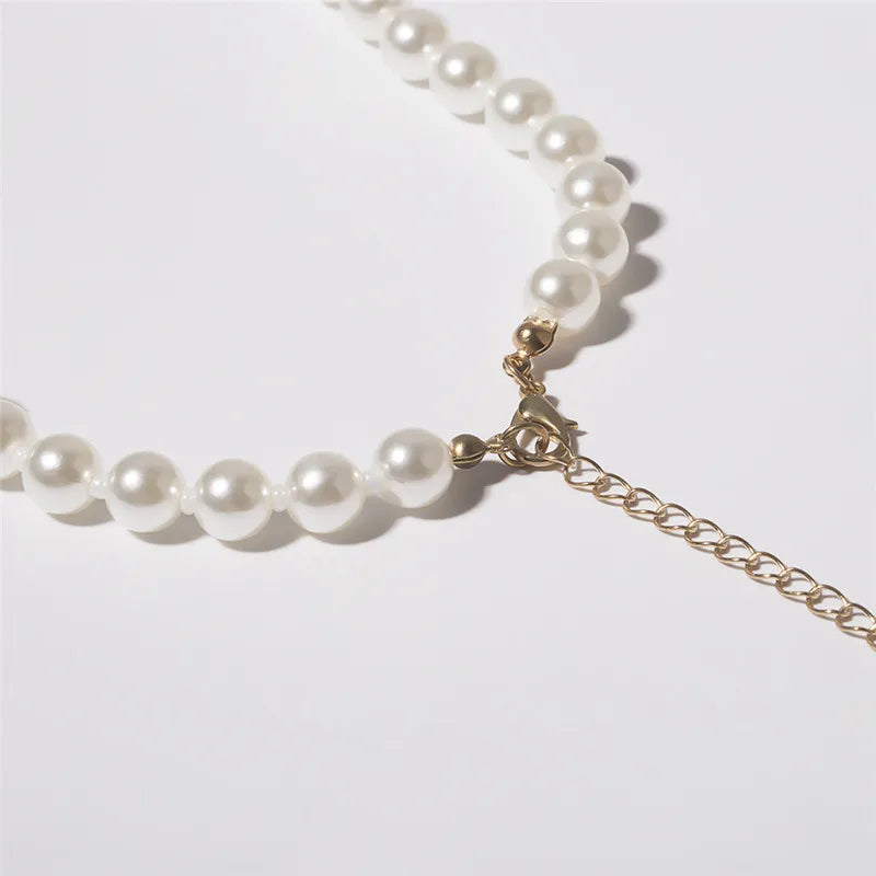 Collar Colgante Concha Vieira con Perlas Blancas