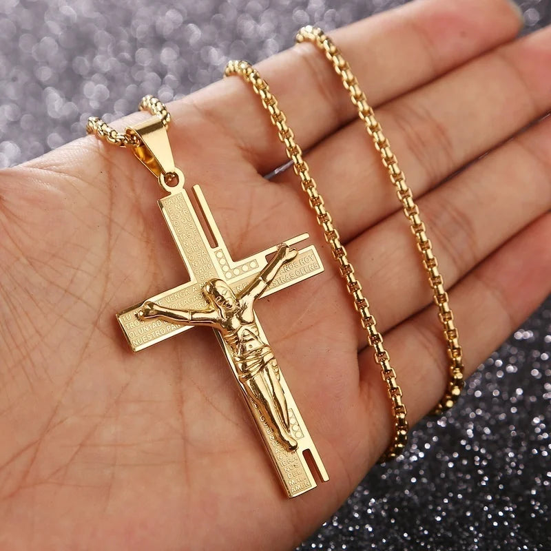 Collar y Colgante Crucifijo Hombre Jesús Cruz oro