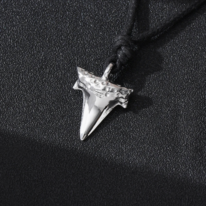 Collar Colgante Diente de Tiburón para Hombre plata