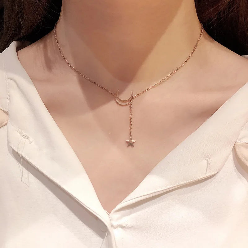 Collar Colgante Estrella y Luna oro