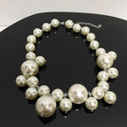 Imponente Collar Colgante con Grandes Perlas